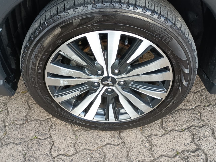 mitsubishi outlander 2.2 mivec di-d diesel hpe-s awd automatico 4p 201914