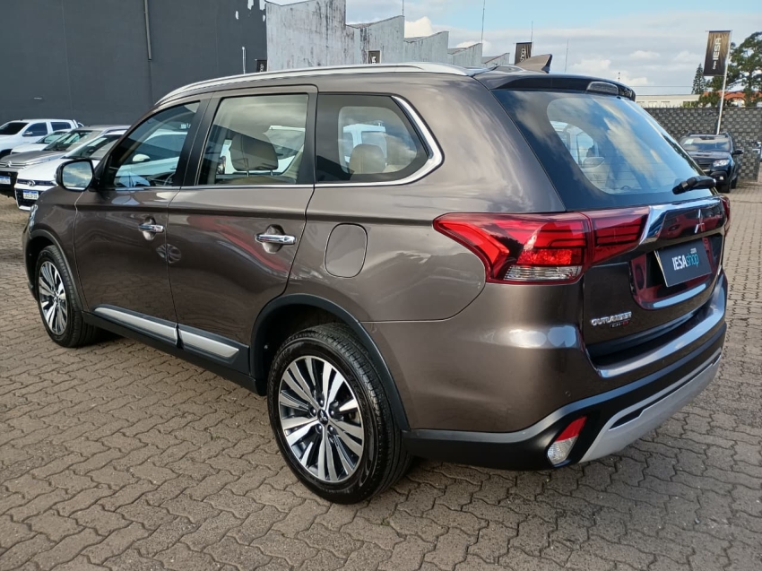 mitsubishi outlander 2.2 mivec di-d diesel hpe-s awd automatico 4p 20193