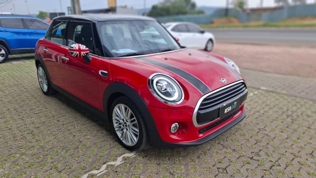 Mini Cooper     2021