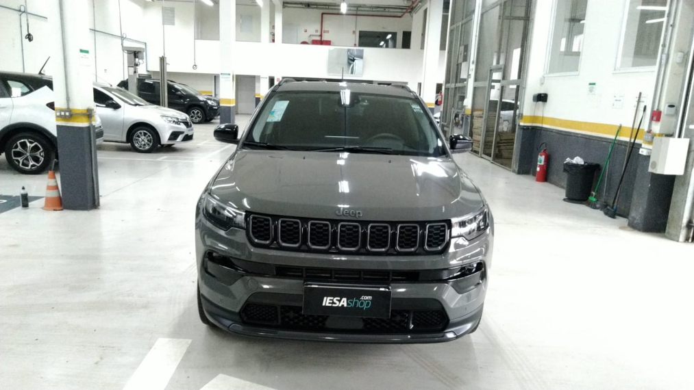 Jeep Compass     2025