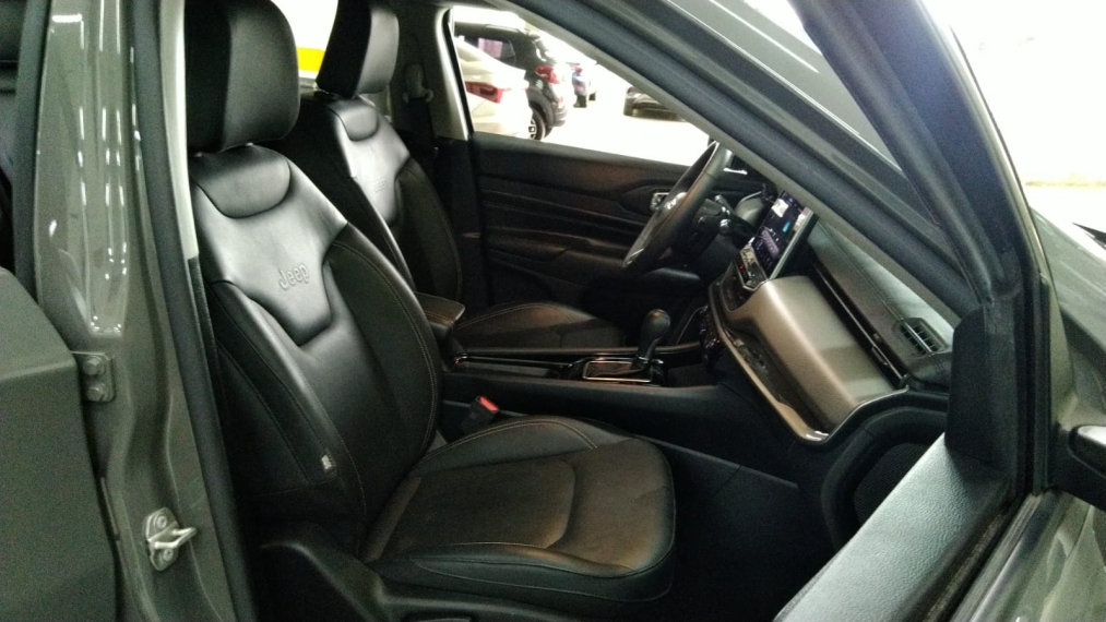 Jeep Compass     2025