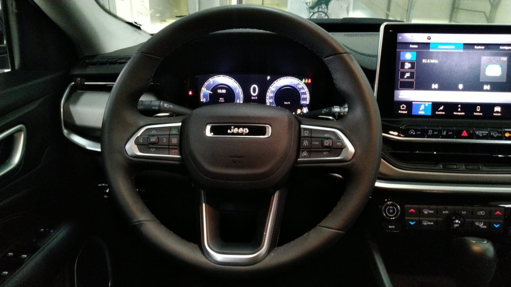 Jeep Compass     2025