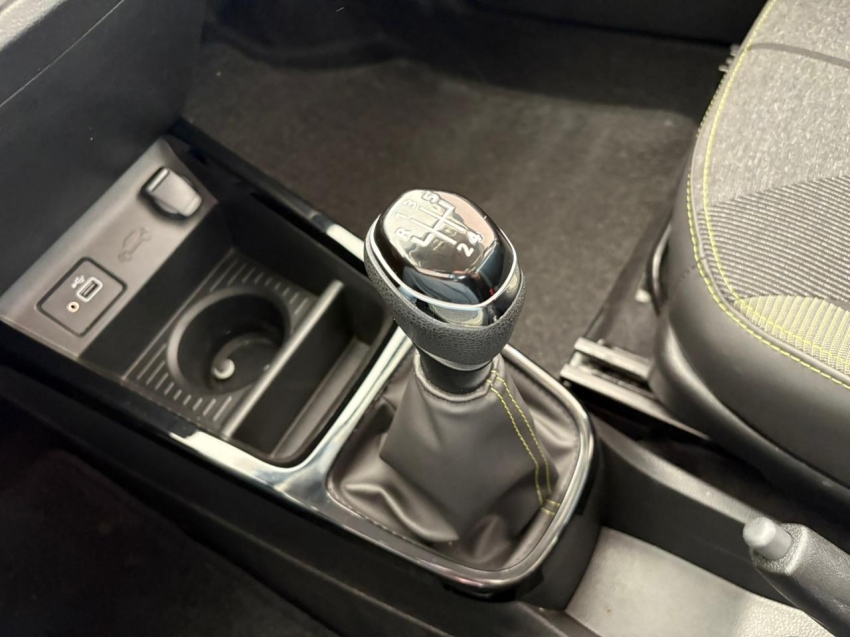 renault kwid 1.0 12v sce flex outsider manual 4p 202512