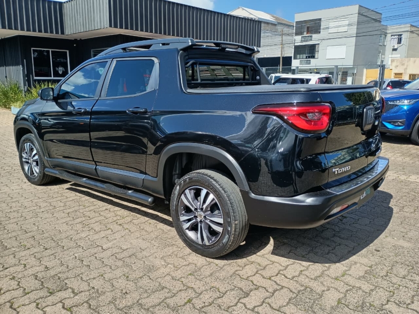 fiat toro 1.3 turbo 270 flex freedom at6 4p automatico 20233