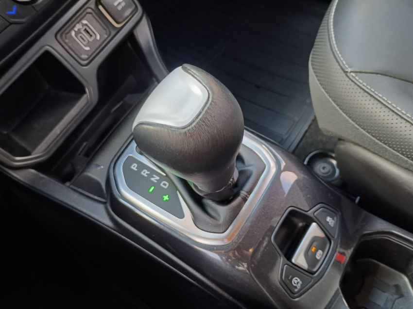 jeep renegade 1.3 t270 turbo flex longitude at6 5p automatico 202210