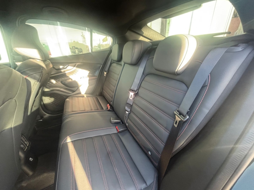 fiat fastback 1.3 turbo 270 flex abarth at6 4p automatico 202411