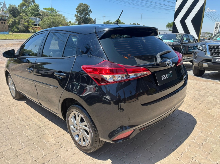 toyota yaris 1.5 16v flex xs multidrive 5p automatico 20244