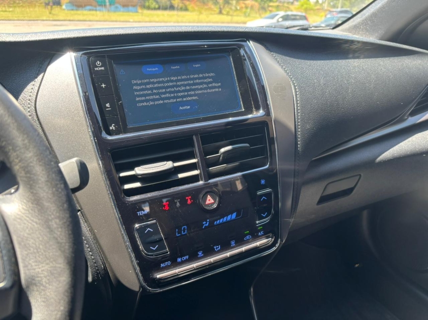 toyota yaris 1.5 16v flex xs multidrive 5p automatico 202411