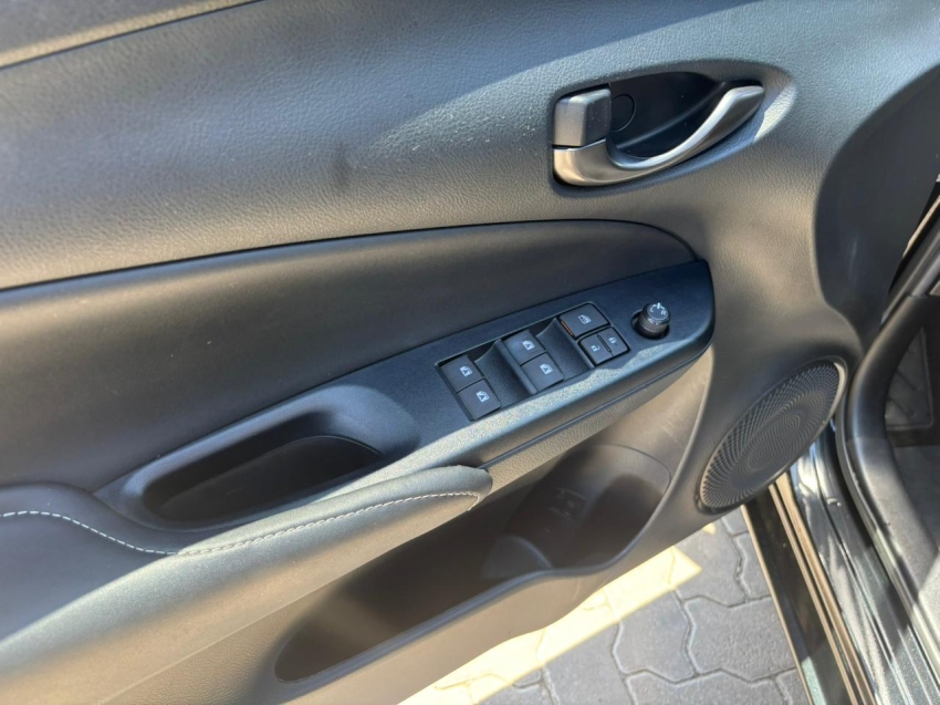 toyota yaris 1.5 16v flex xs multidrive 5p automatico 202413