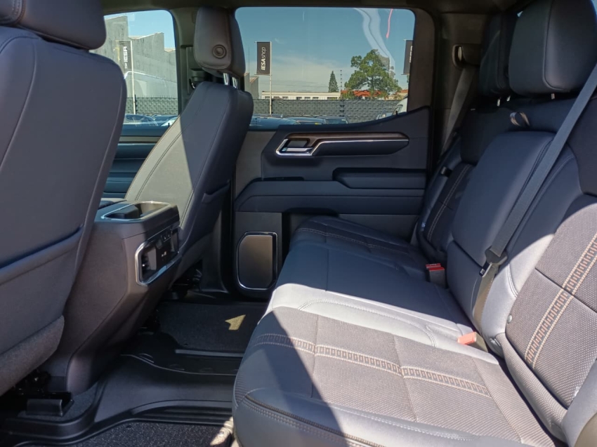 chevrolet silverado 5.3 v8 gasolina 1500 high country 4x4 automatico 4p 202414