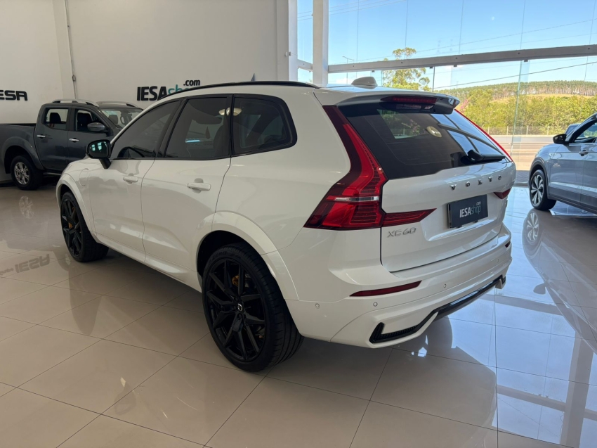 volvo xc60 2.0 t8 recharge polestar engineered awd geartronic flex 4p automatico 20233