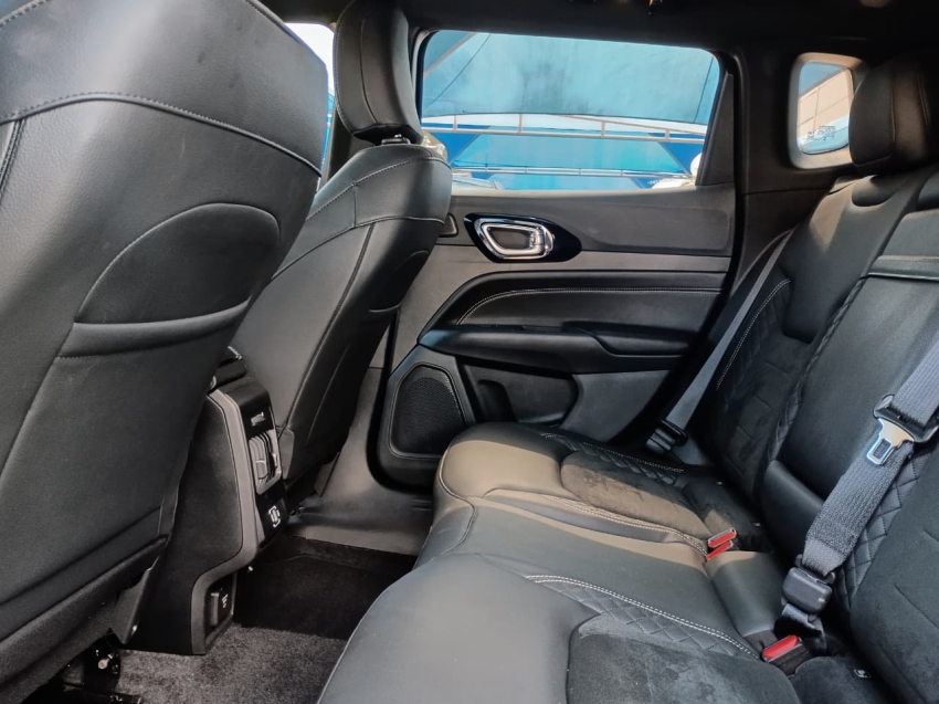 jeep compass 2.0 hurricane 4 turbo gasolina blackhawk at9 5p automatico 202513