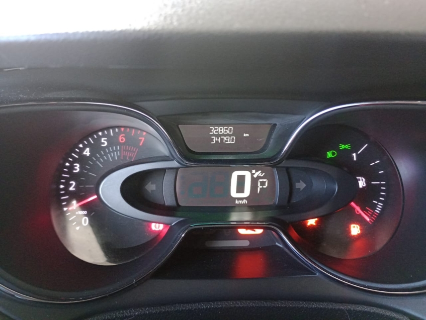 captur 1.3 tce flex iconic x-tronic11