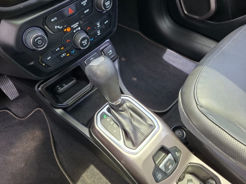 renegade 1.8 16v flex limited 4p automatico14