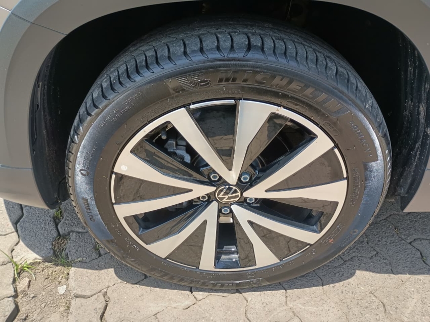 taos 1.4 250 tsi total flex highline automatico14