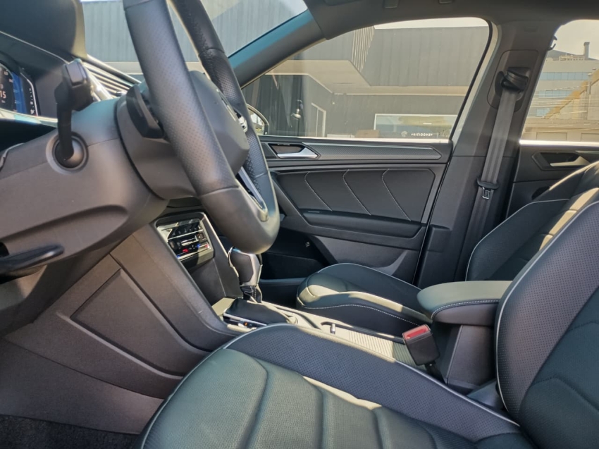 volkswagen tiguan 2.0 300 tsi gasolina allspace r-line automatico 1.3 4p 20258