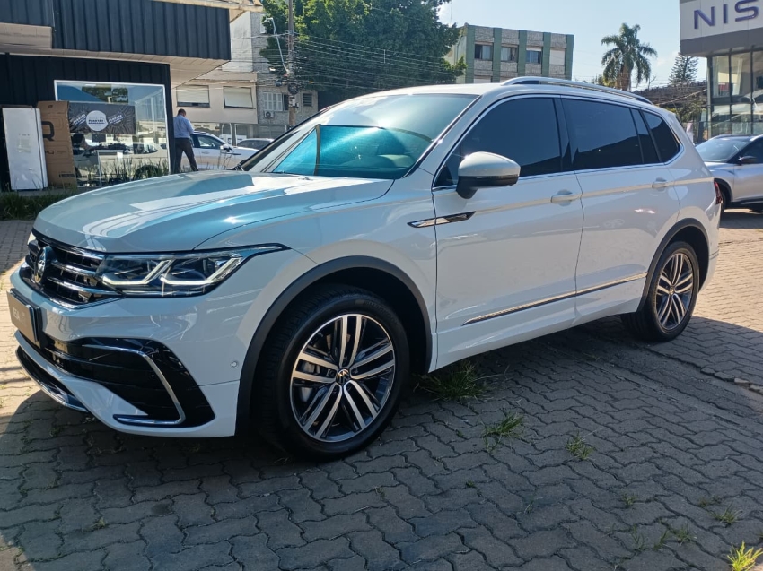 volkswagen tiguan 2.0 300 tsi gasolina allspace r-line automatico 1.3 4p 20252
