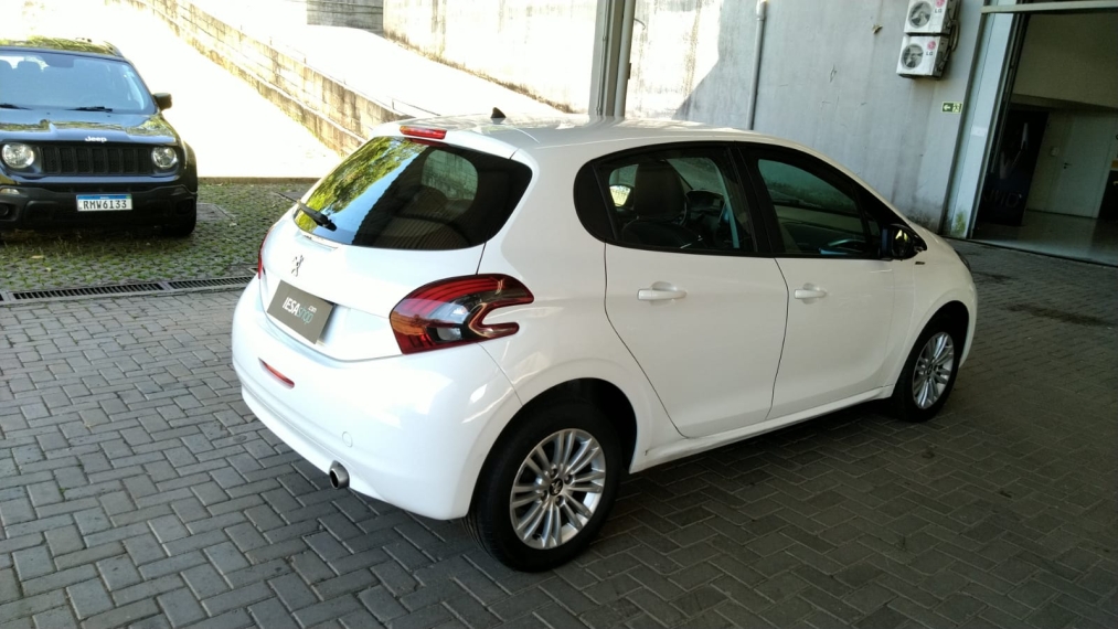 208 1.6 in concert 16v flex 4p automatico5