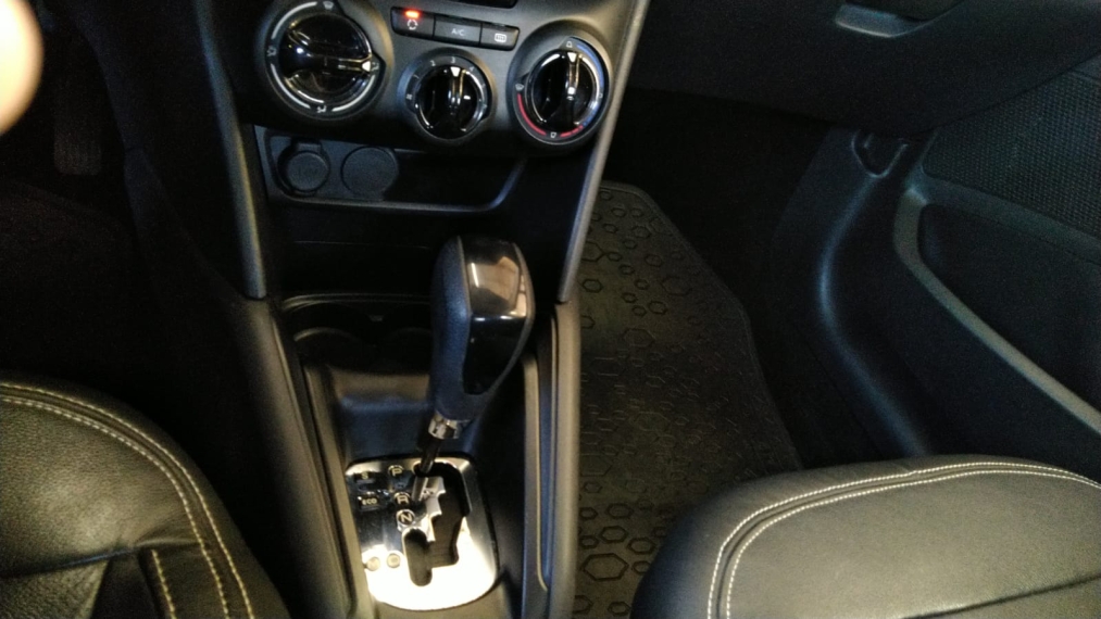 208 1.6 in concert 16v flex 4p automatico11