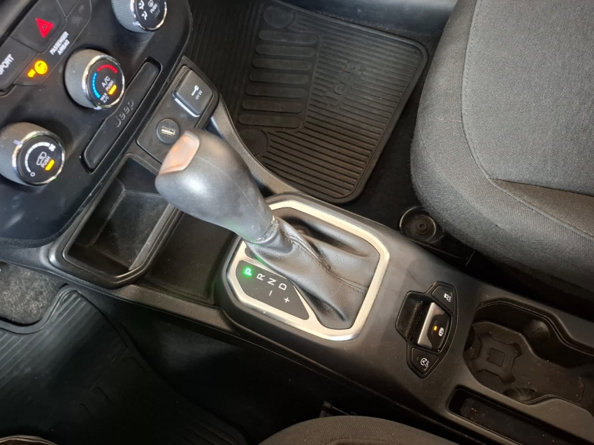 renegade 1.8 16v flex 4p automatico12