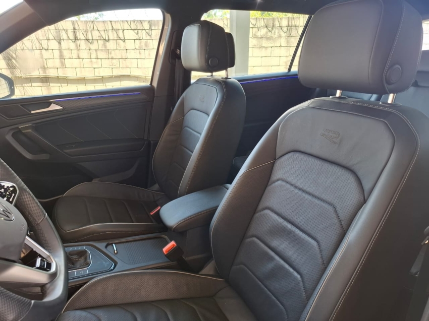 volkswagen tiguan 2.0 300 tsi gasolina allspace r-line automatico 4p 202410