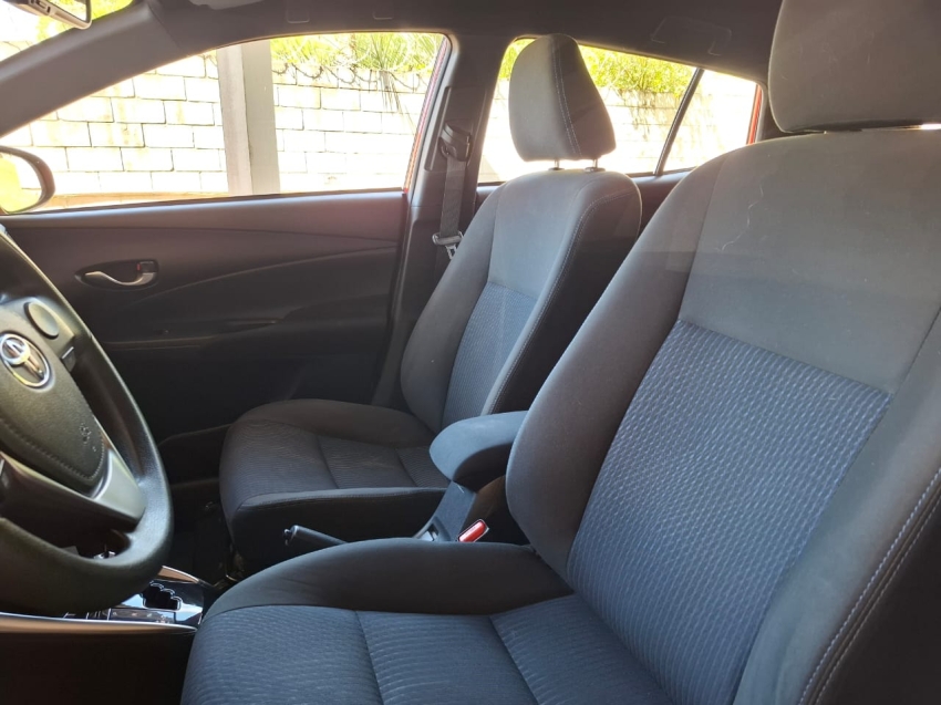 yaris 1.3 16v flex xl automatico11