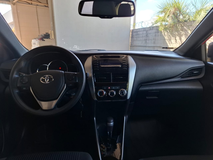 yaris 1.3 16v flex xl automatico7