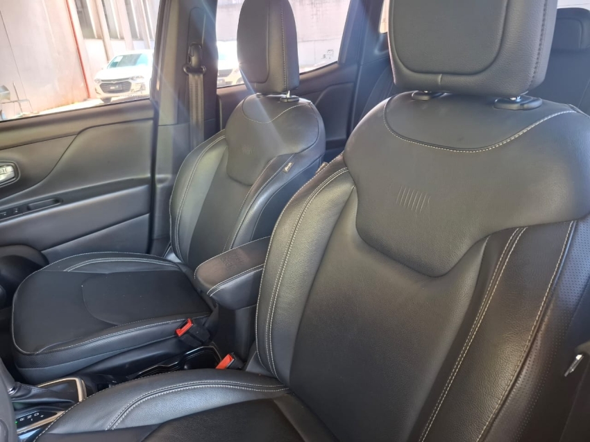 renegade 1.3 t270 turbo flex longitude at610