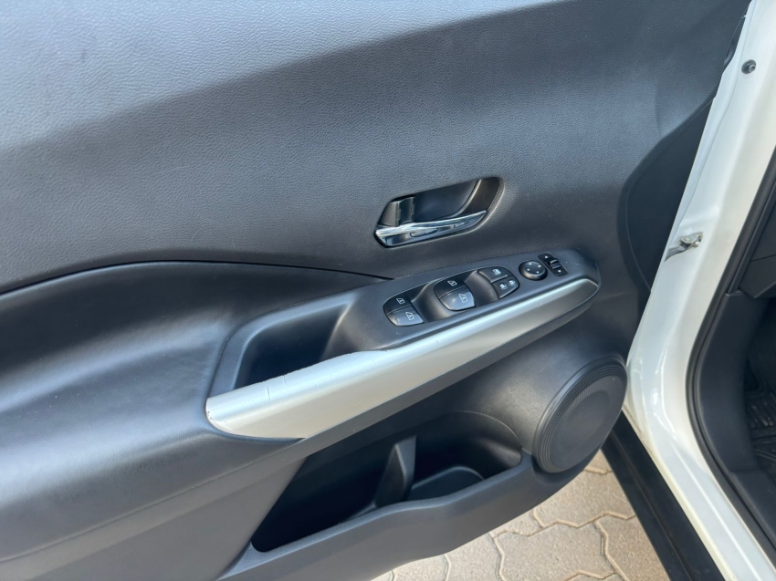 kicks 1.6 16v flexstart sv 4p xtronic11