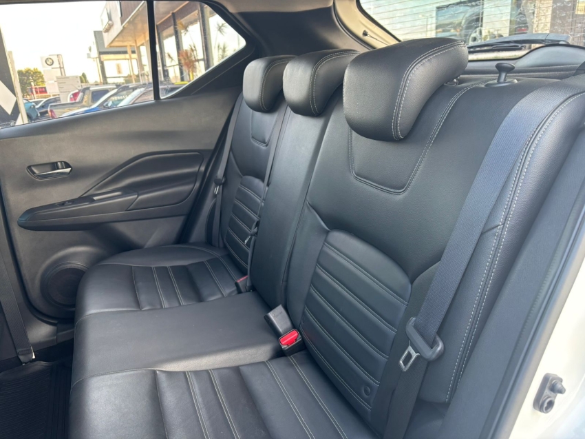 kicks 1.6 16v flexstart sv 4p xtronic13