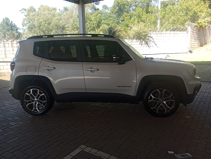 renegade 1.3 t270 turbo flex longitude at66