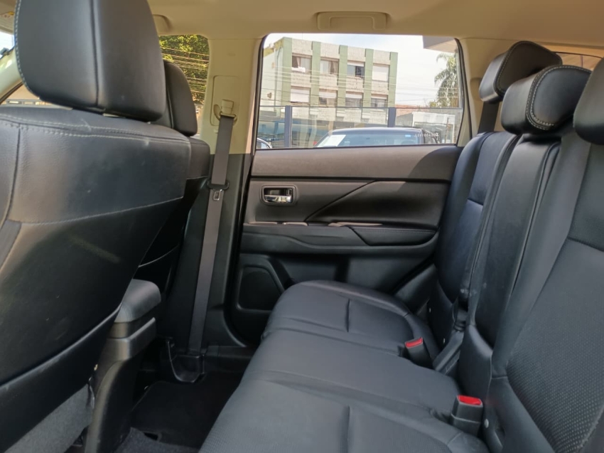 outlander 3.0 gt 4x4 v6 24v gasolina 4p automatico12