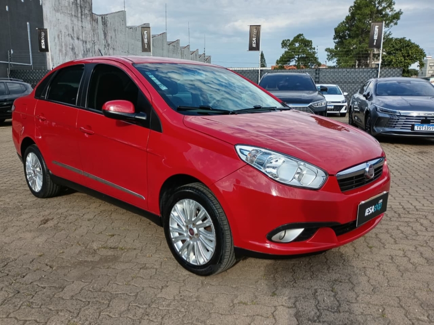 fiat grand siena 1.6 mpi essence 16v flex 4p manual 2013