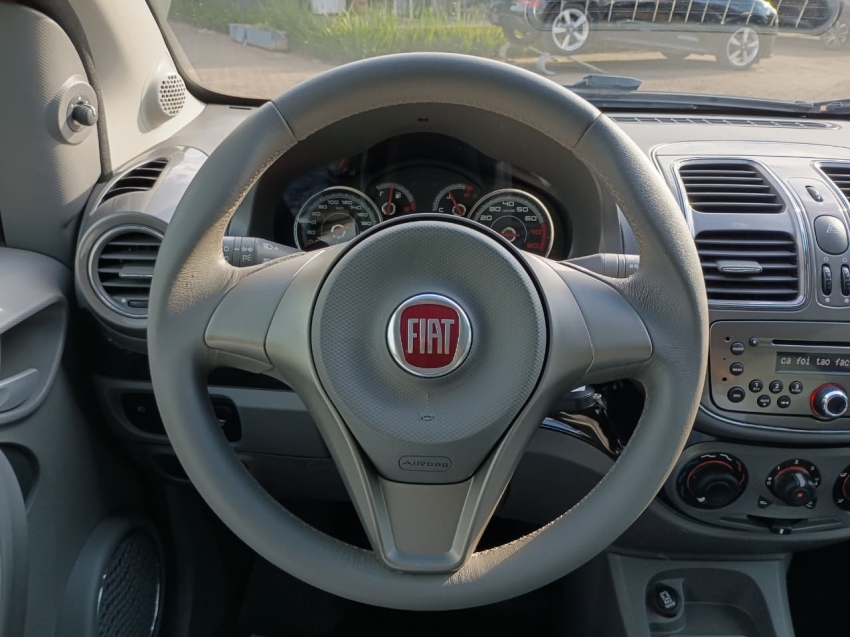 fiat grand siena 1.6 mpi essence 16v flex 4p manual 20136