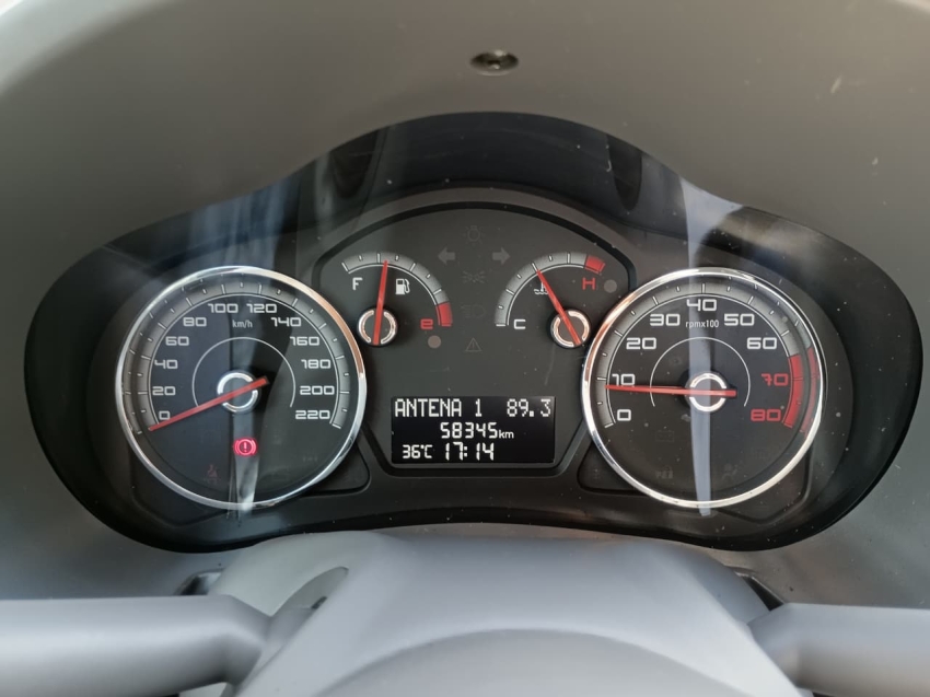 fiat grand siena 1.6 mpi essence 16v flex 4p manual 20139