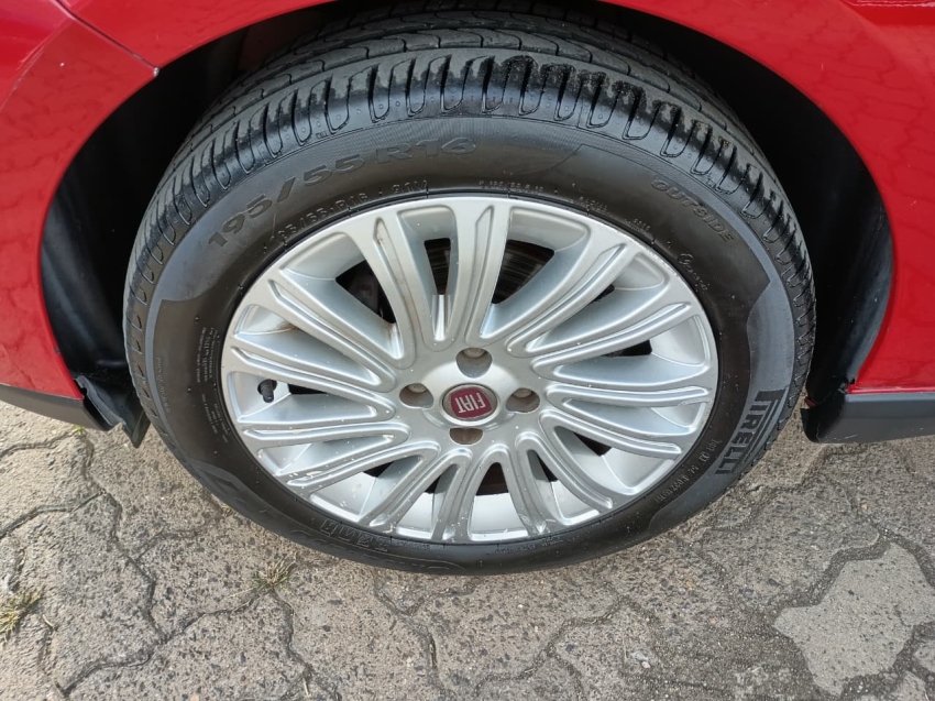 fiat grand siena 1.6 mpi essence 16v flex 4p manual 201314