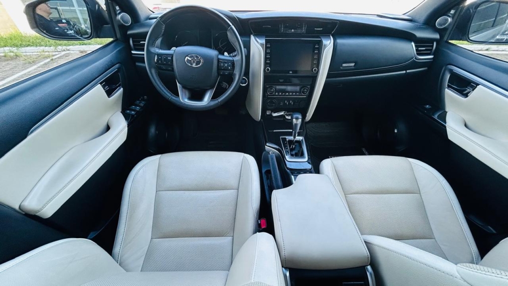 hylux sw4 2.8 d-4d turbo diesel diamond 7l 4x4 automatico7