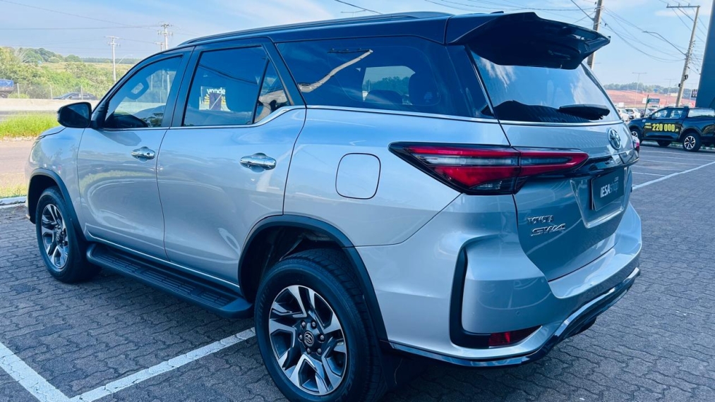 hylux sw4 2.8 d-4d turbo diesel diamond 7l 4x4 automatico4