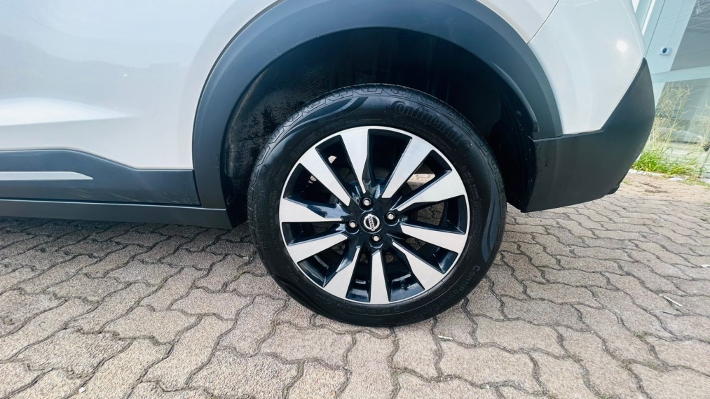 kicks 1.6 16v flexstart sl 4p xtronic11