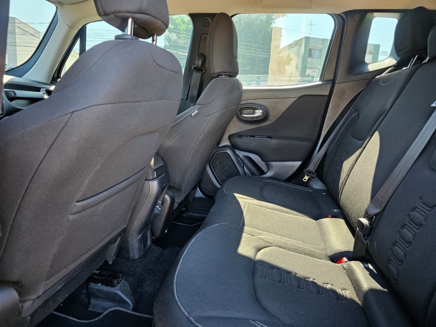 renegade 1.3 t270 turbo flex sport at612