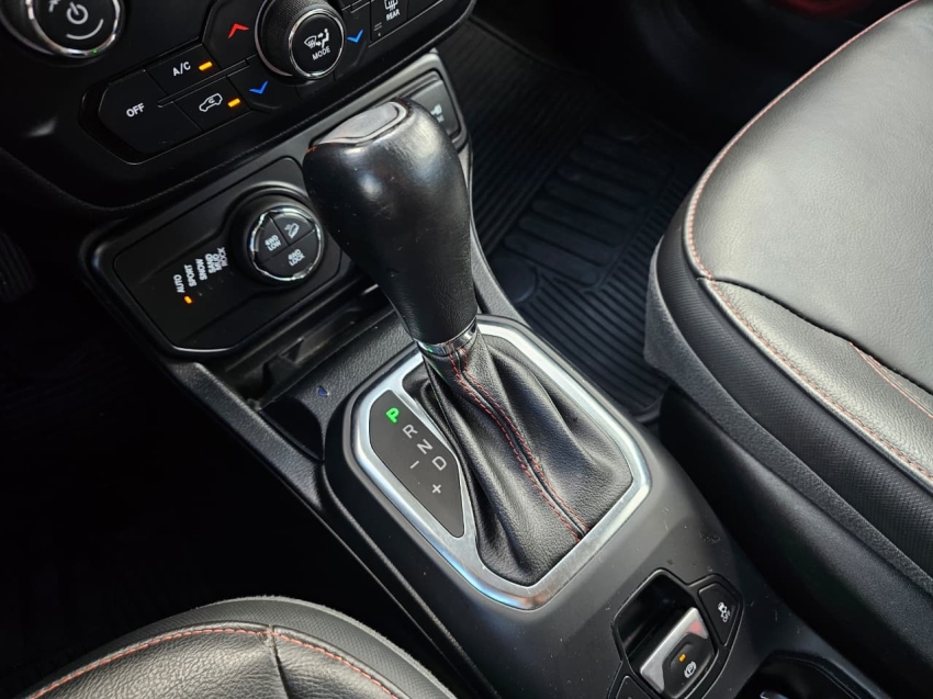 renegade 1.3 t270 turbo flex trailhawk 4x4 at910