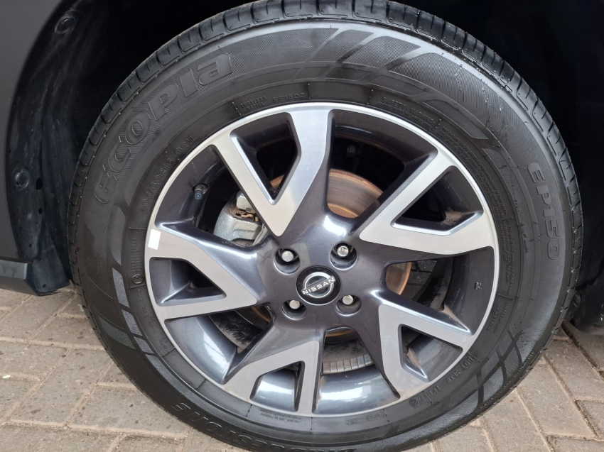 kicks 1.6 16v flexstart sense xtronic13