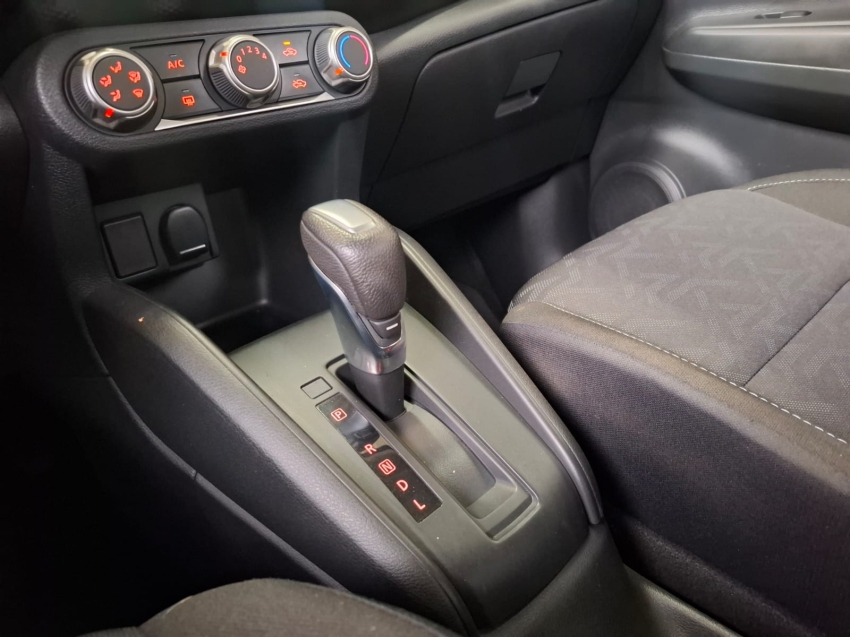 kicks 1.6 16v flexstart sense xtronic10