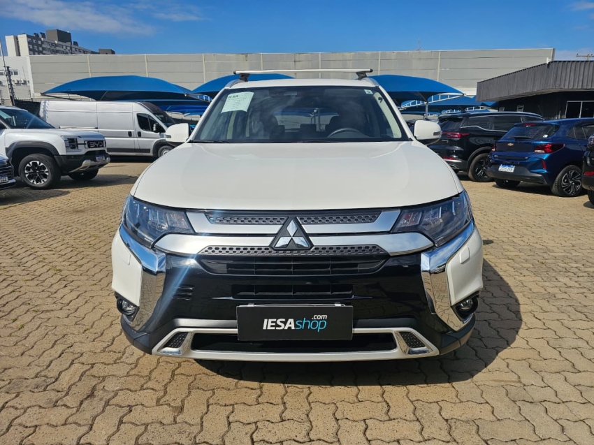 mitsubishi outlander 2.2 mivec di-d diesel hpe-s awd automatico 4p 20191