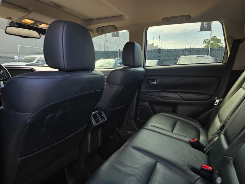 mitsubishi outlander 2.2 mivec di-d diesel hpe-s awd automatico 4p 20197