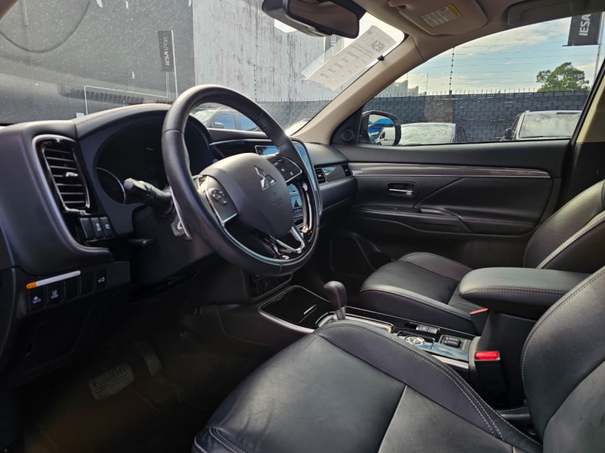 mitsubishi outlander 2.2 mivec di-d diesel hpe-s awd automatico 4p 20196