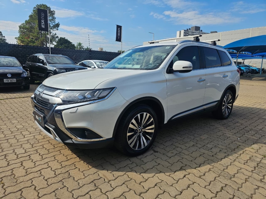 mitsubishi outlander 2.2 mivec di-d diesel hpe-s awd automatico 4p 2019