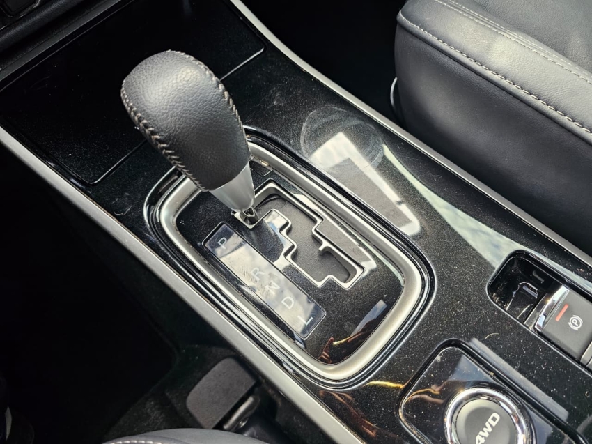 mitsubishi outlander 2.2 mivec di-d diesel hpe-s awd automatico 4p 201911