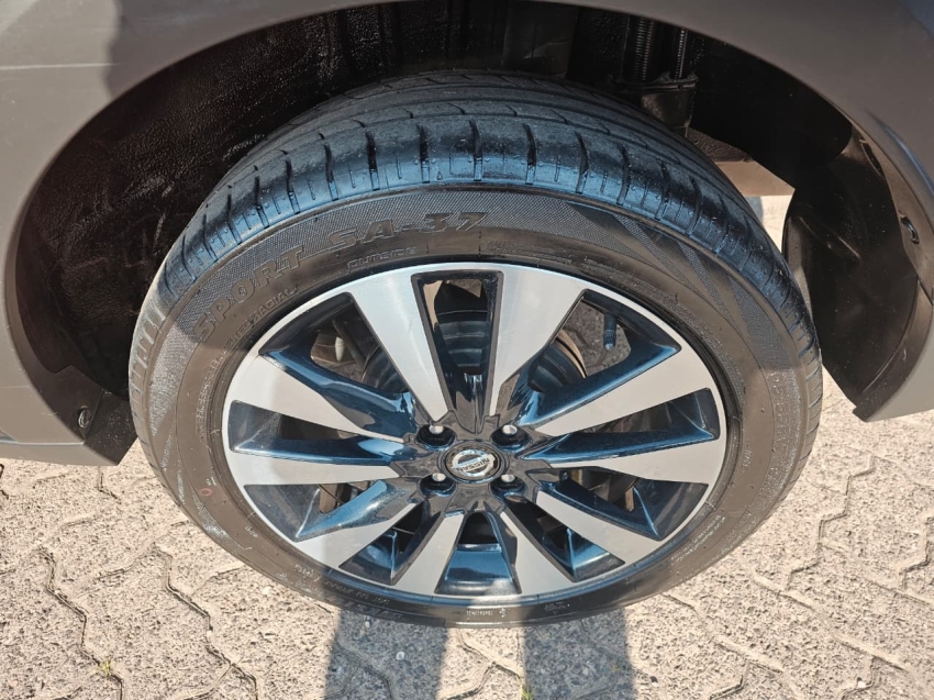 nissan kicks 1.6 16v flexstart sv 4p xtronic flex automatico 202013