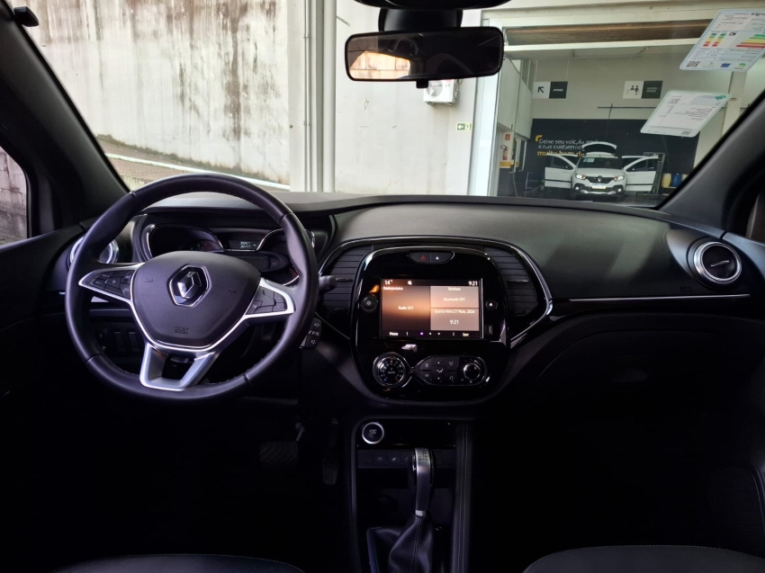 renault captur 1.3 tce flex intense x-tronic 4p automatico 202313